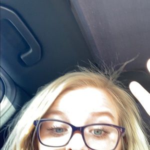 Meet your Posher, Lexi